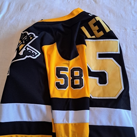 CCM Reebok NHL Pittsburg Penguins Kris Letang men's size 48 hockey jersey - Picture 2 of 6